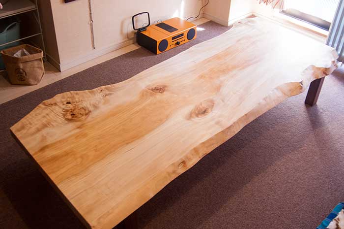 無垢天板 とち一枚板のローテーブル│オーダー家具と無垢天板 東京 WOODWORK