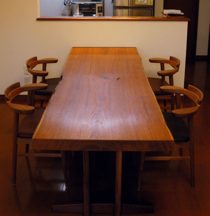 無垢天板 チーク一枚板天板ダイニングテーブルと亜和座チェア│オーダー家具と無垢天板 東京 WOODWORK