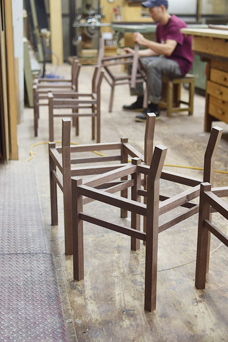 木の椅子ピコチェア製作中の地下工房 / FACTORY
