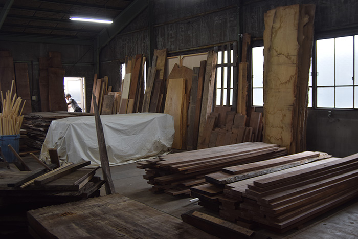 WOODWORKの木材倉庫