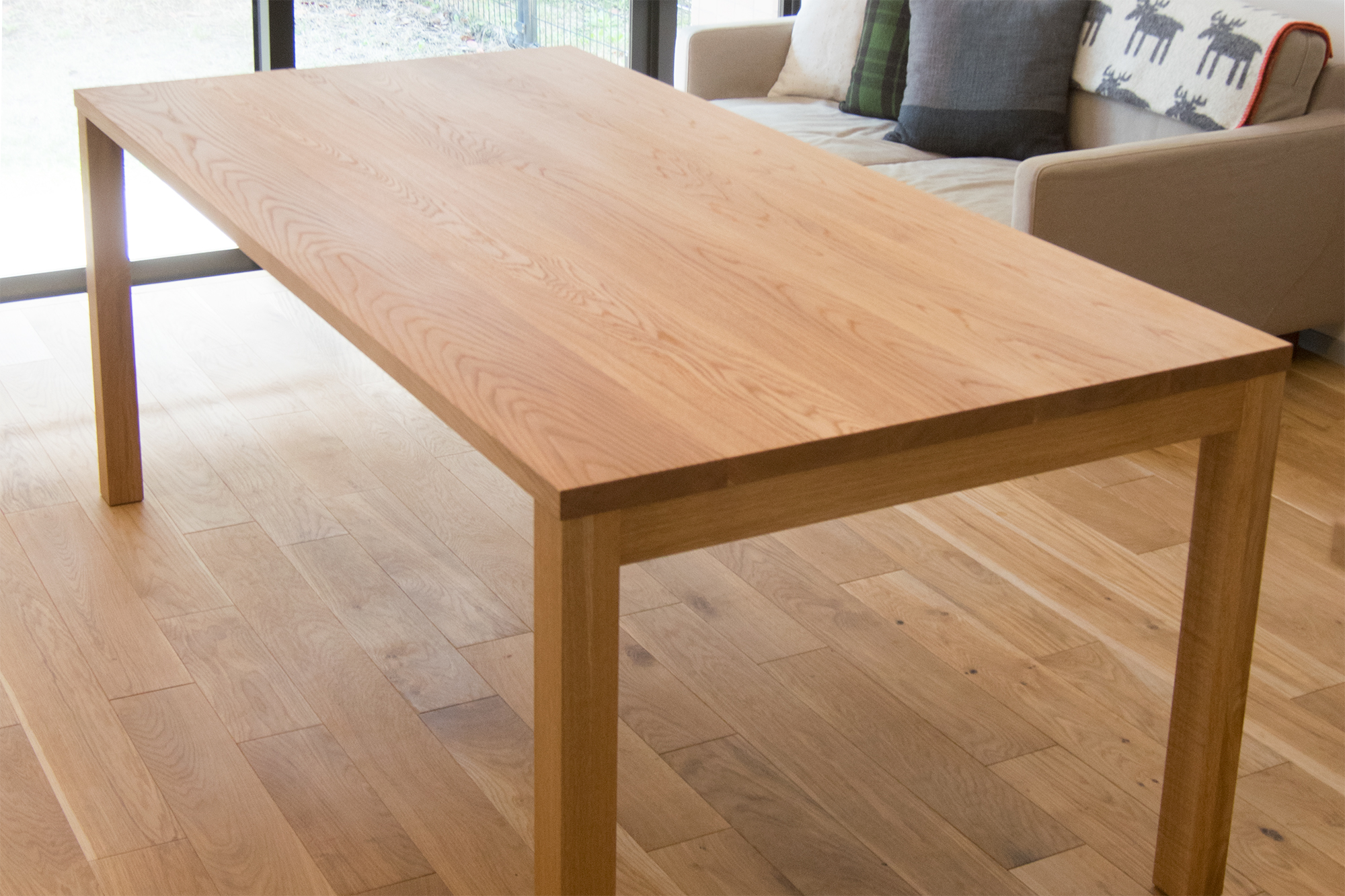 大きなナラ材のダイニングテーブル│オーダー家具と無垢天板 東京 WOODWORK