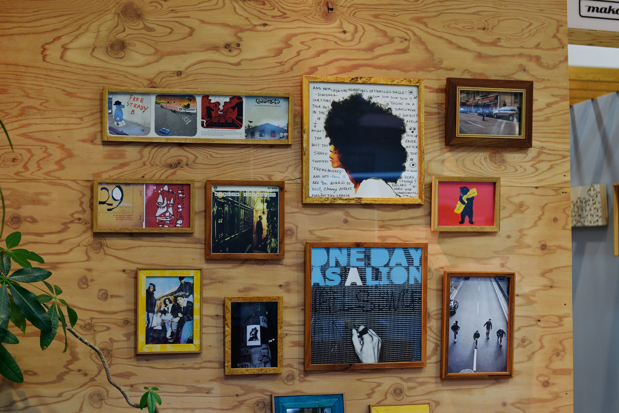 『Depth CRAFT Frame works』で展示中の越田さんのフォトフレームとレコードフレーム