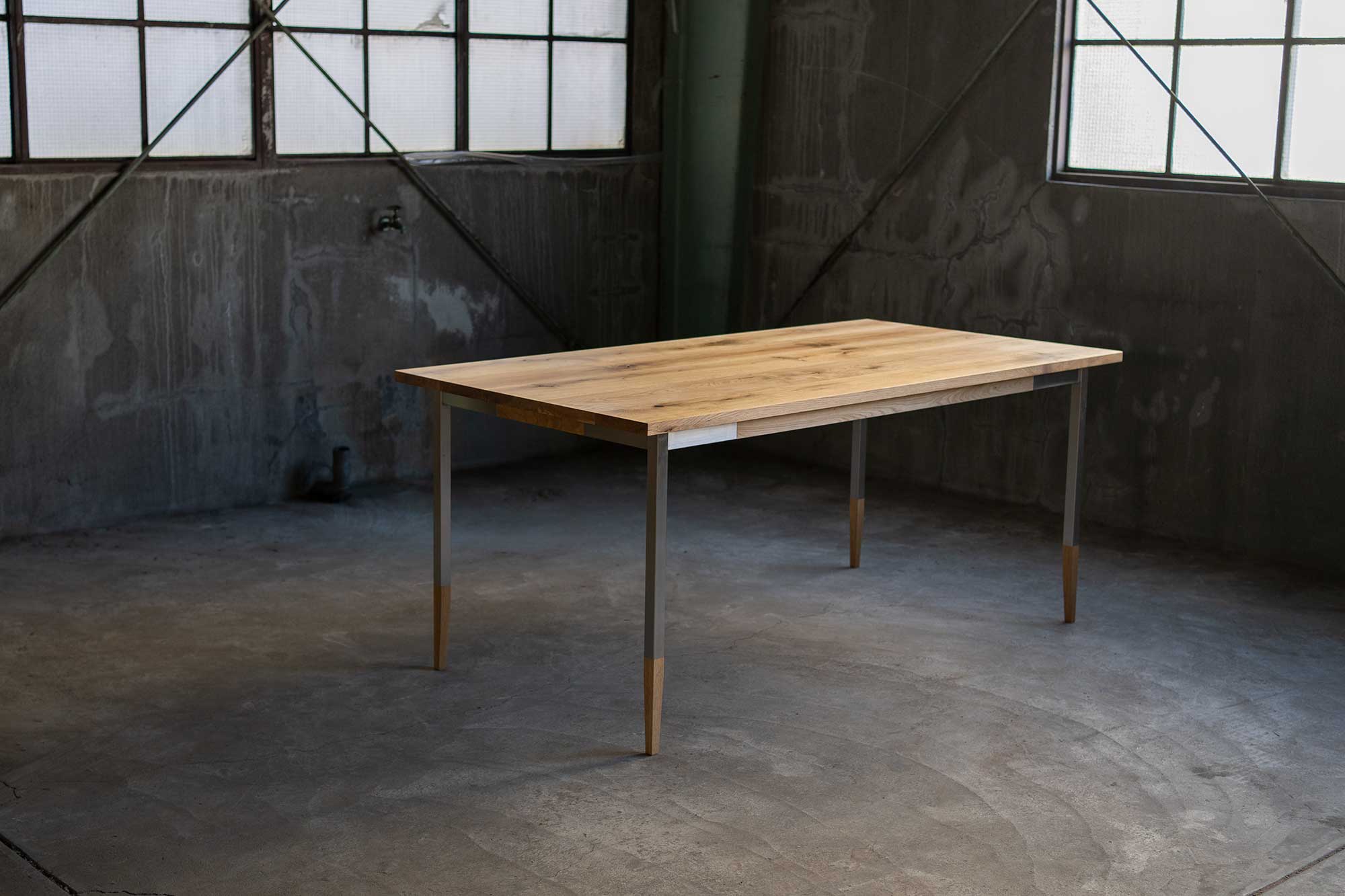 ALTERNATIVE TABLE ／ 無垢天板