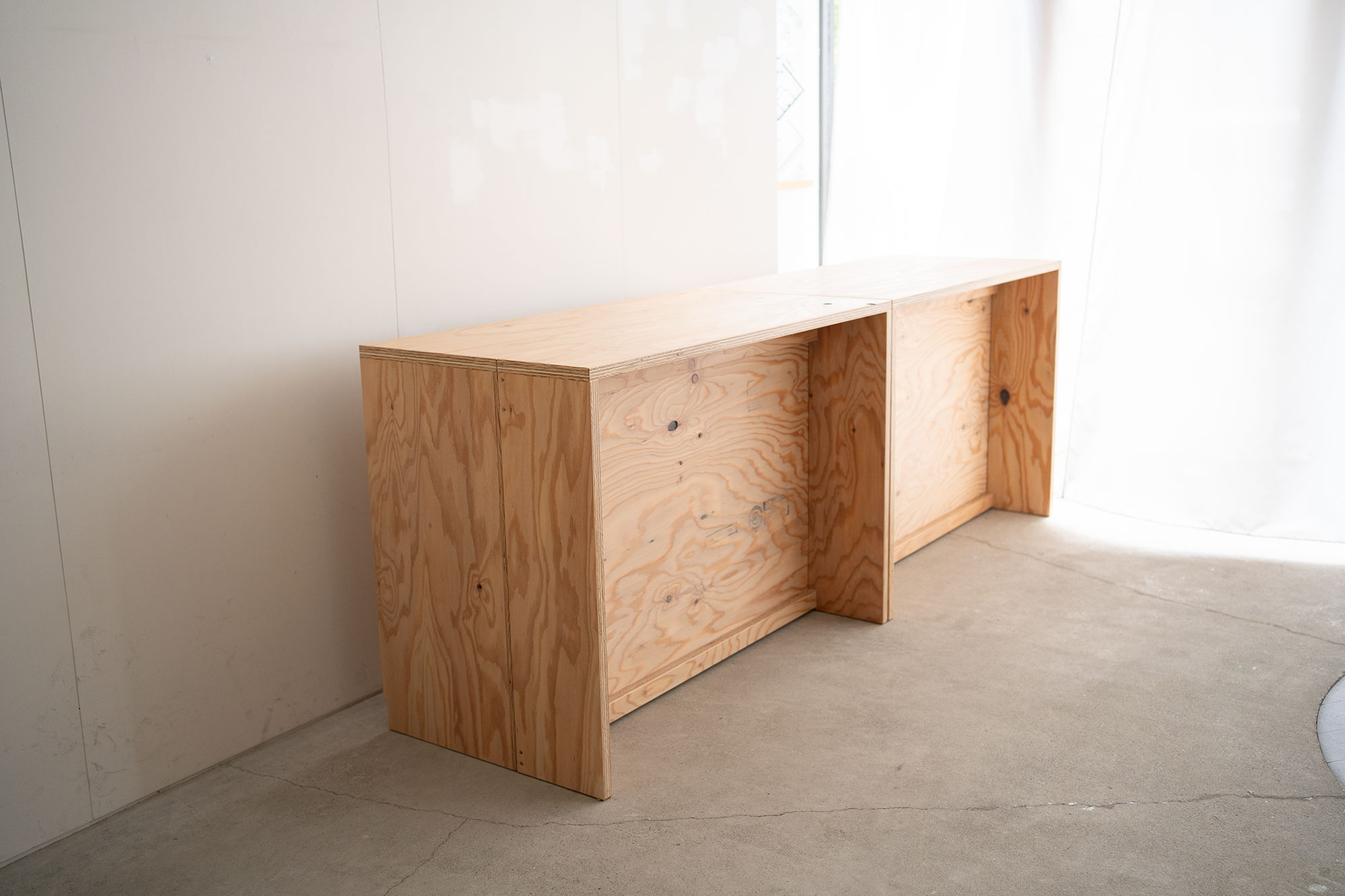 フレキシブルに機能するカウンターテーブル│オーダー家具と無垢天板 