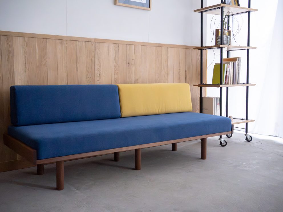 バイカラーのsofa LAY