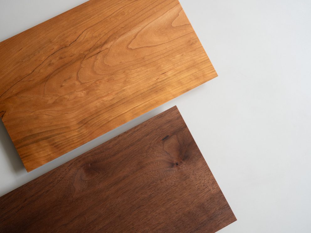 「ブラック」ウォールナットとチェリー