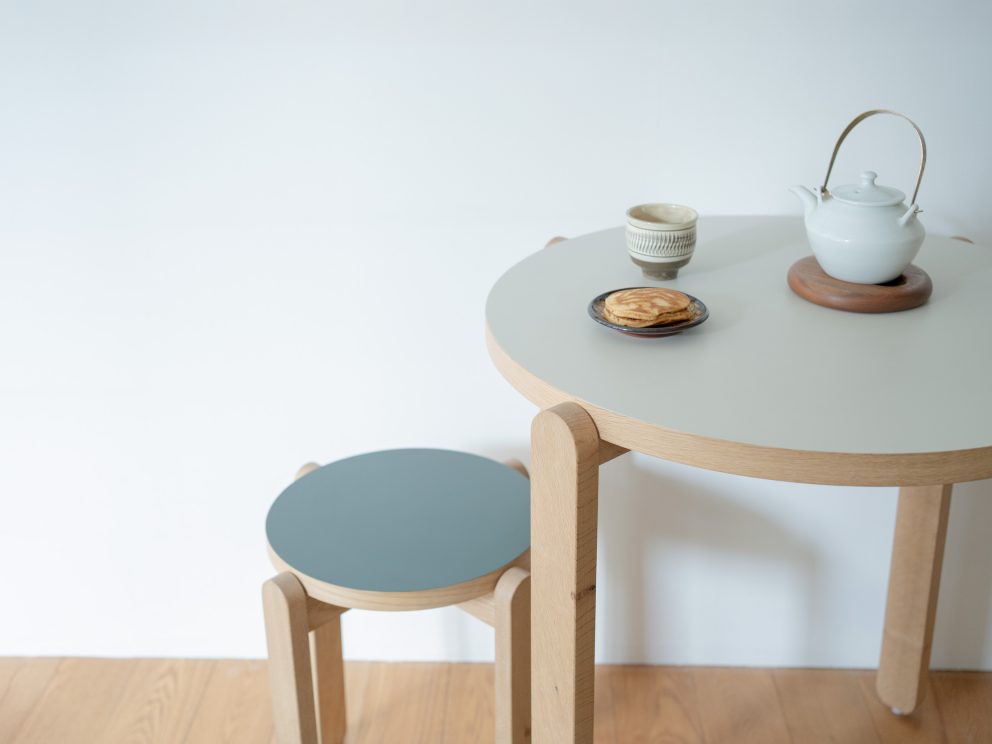 ICE STICK TABLE & STOOL SET