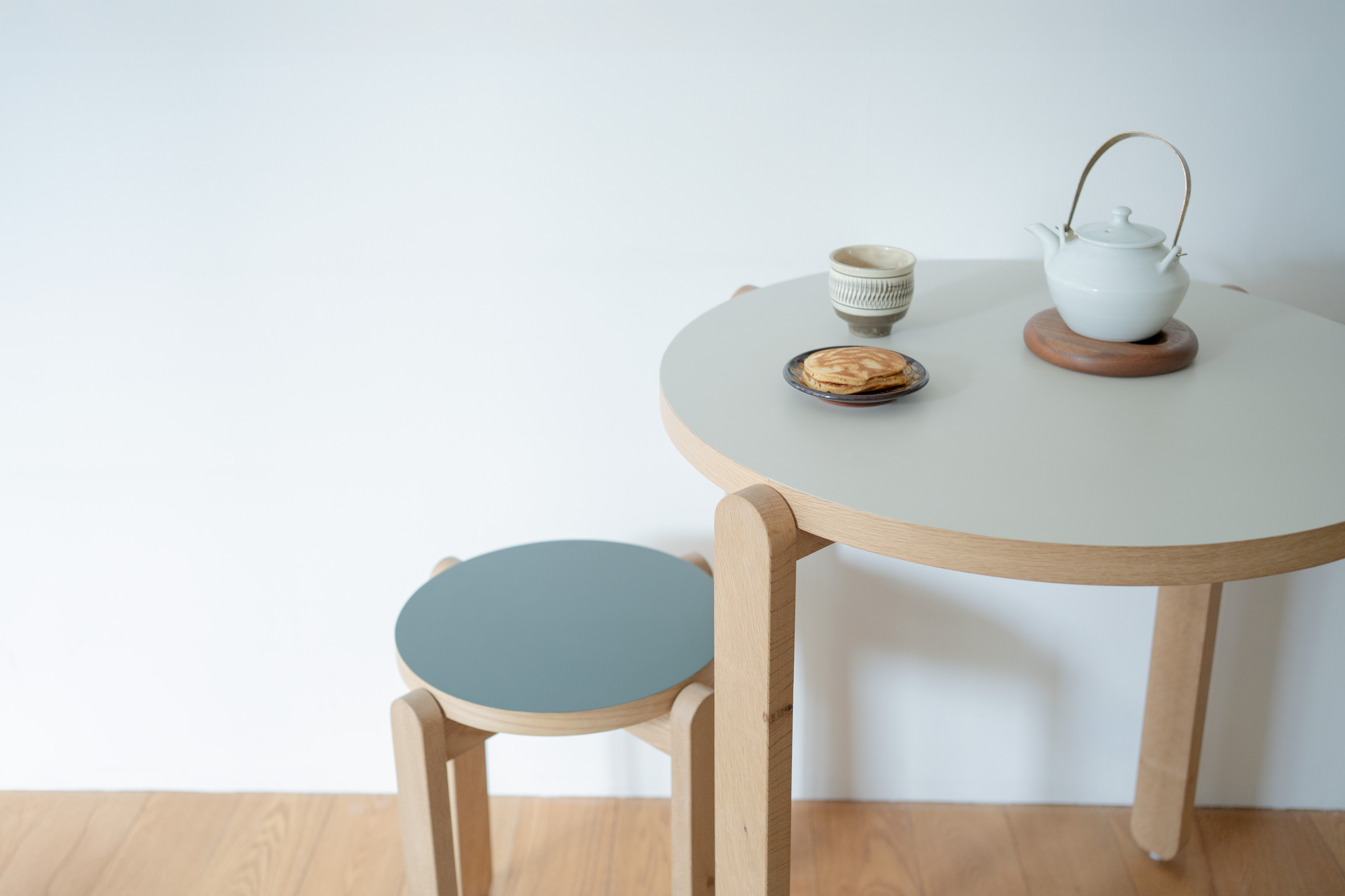 ICE STICK TABLE & STOOL SET