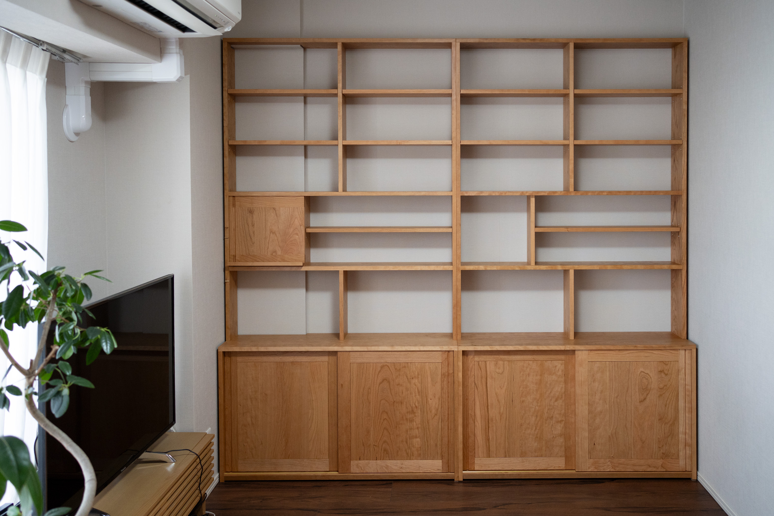 壁いっぱいのTANA本棚