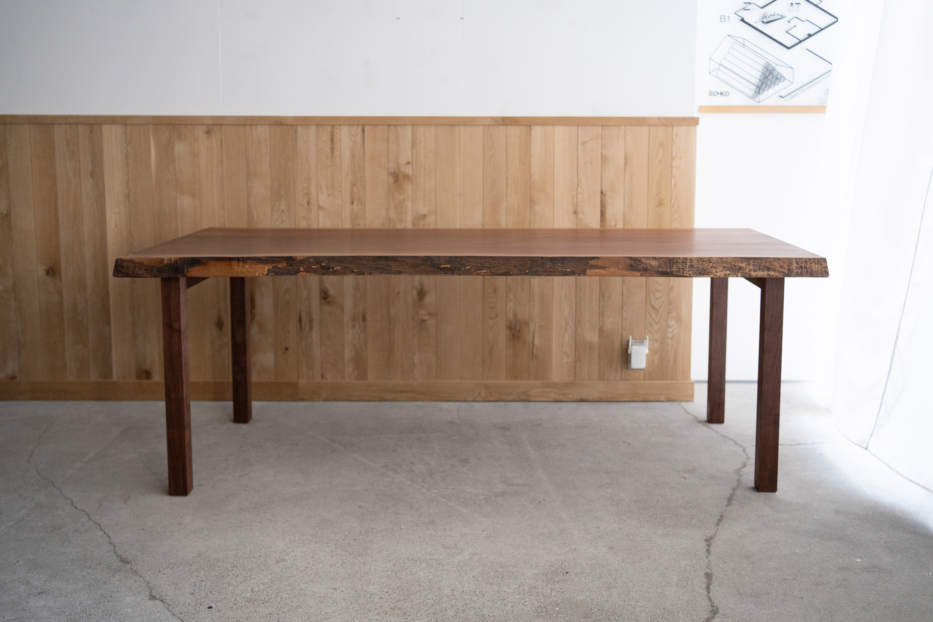 ウォールナット無垢三枚接ぎ天板テーブル