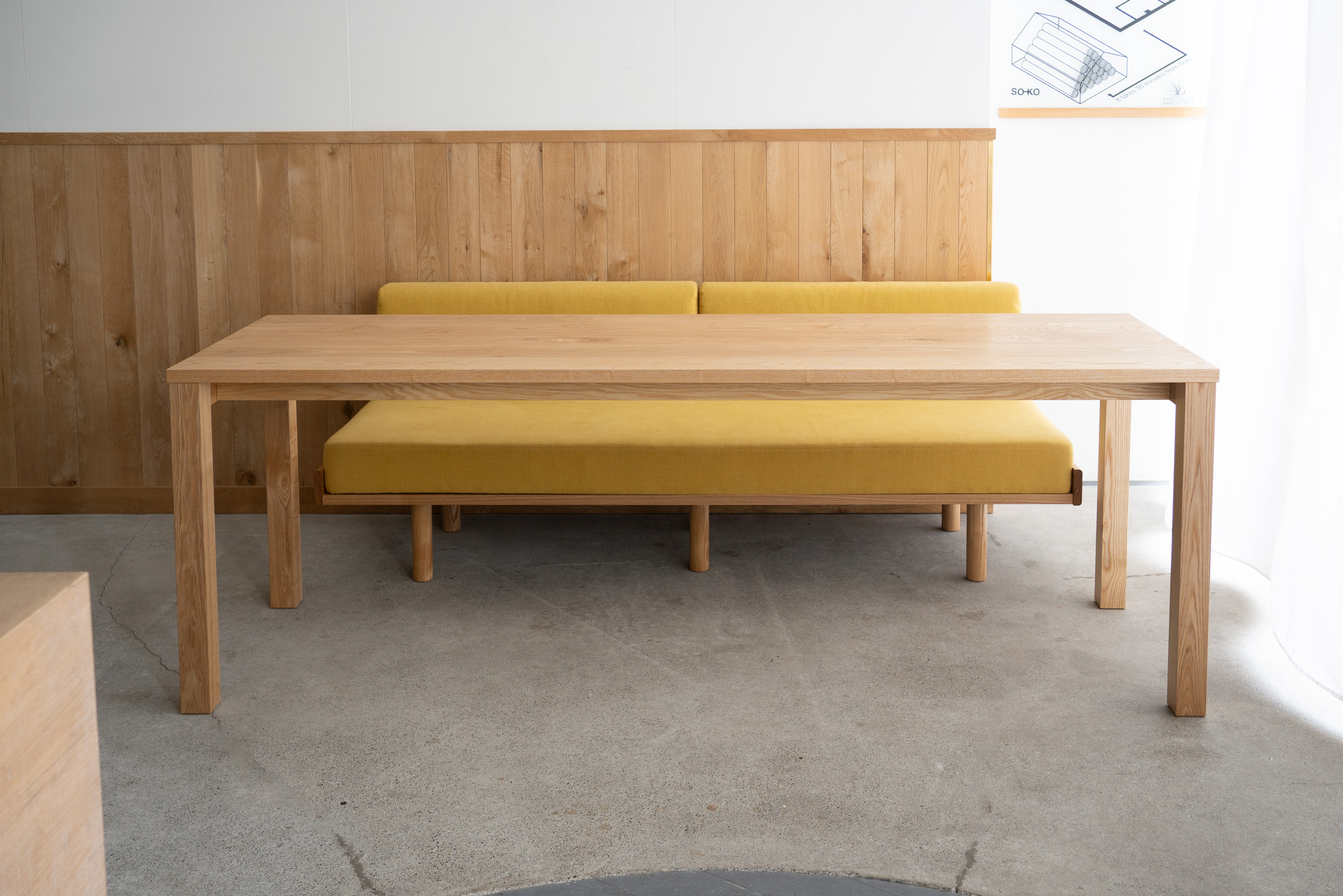 サフランカラーのLAY